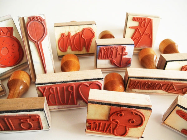 Hand lettered name stamp with drawing