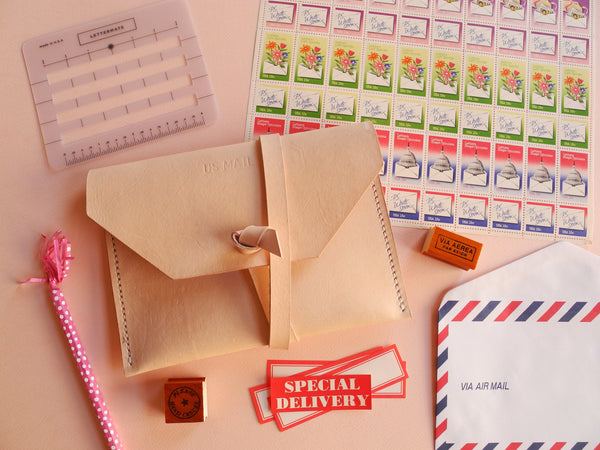 US Mail Clutch